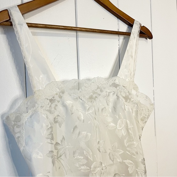 Vintage Eaton Vanity Fair White Floral Lace Camisole. Size Medium. - Picture 2 of 7